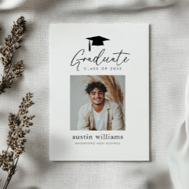 Aankondigingsfoto van afstuderende jongen briefkaart