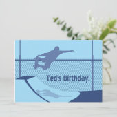 Aannodiging om de verjaardag te vieren - Skateboar Kaart (Staand voorkant)