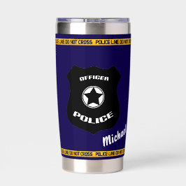 Aanpasbaar politie eerbetoon ontwerp met badge geïsoleerde drinkbeker