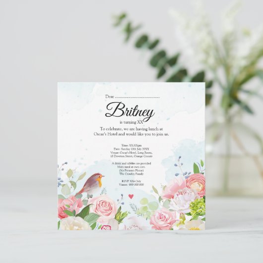 Aanpasbare Vrouw verjaardagsuitnodiging – Bewerkba (Staand voorkant)