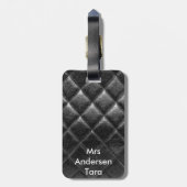 aanpasbare, zwarte, gestikte lederen tas met gelaa bagagelabel (Achterkant verticaal)