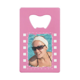 Aanpassen met 2 foto's roze en wit creditkaart flessenopener