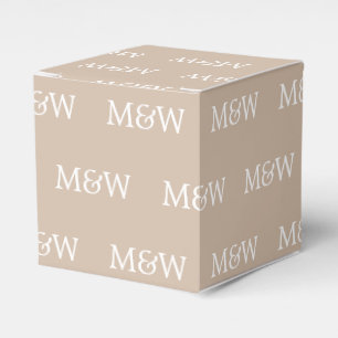 Aanpassen met Initiaal White monogram beige gift Bedankdoosjes