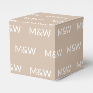 Aanpassen met Initiaal White monogram beige gift Bedankdoosjes