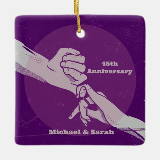 Aanpassen verjaardag romantisch paar hand in hand keramisch ornament (Voorkant)