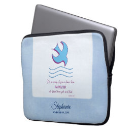 Aanpassen, volwassen borstdove op blauw laptop sleeve