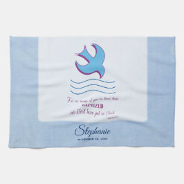 Aanpassen, volwassen borstdove op blauw theedoek