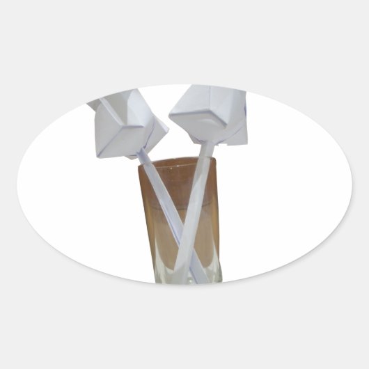 Aanraking van Romance: een vreedzame Valentijnsdag Ovale Sticker (Voorkant)