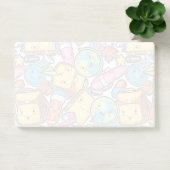 Aantekeningen op het patroon van schoolbenodigdhed post-it® notes (Kantoor)