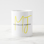 Aantrekkelijk Monogram Geel Wit Modern Minimalist Grote Koffiekop (Voorkant)