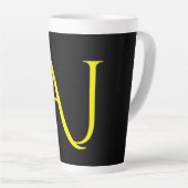 Aantrekkelijk Monogram Geel Zwart Modern Minimalis Latte Mok (Rechterhoek)