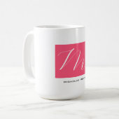 Aantrekkelijk Monogram Roze Wit Modern Plain Koffiemok (Voorkant links)