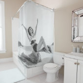 Aantrekkelijke jonge vrouw in bikini op de beachvi douchegordijn (In situ)