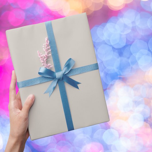 Aanvaardbare grijze vaste kleur cadeaupapier