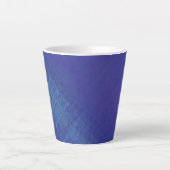 aanvaarding | Blauw Indigo Violet Shibori Patroon Latte Mok (Voorkant)