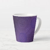 aanvaarding | Violet Medallions Meditatie Latte Mok (Rechterhoek)