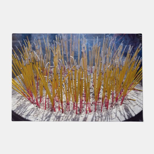 Aanval in een tempel - Zhongdian, Yunnan, China Deurmat (Voorkant)