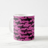 Aanval van de Hot Pink Sharks Funny Koffiemok (Voorkant links)
