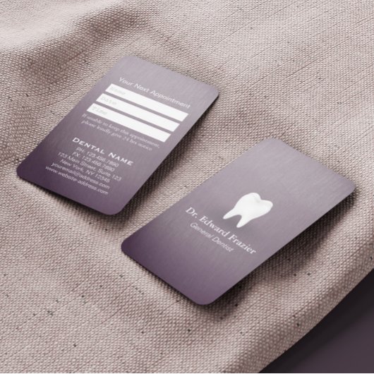 Aanwijzing van moderne Paarse tandheelkundige tand Afsprakenkaartje