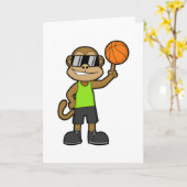 Aap als basketballer met basketbal kaart (Gele Bloem)