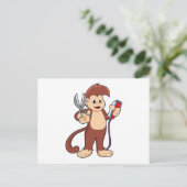 Aap als kapper met schaar & scheermes briefkaart (Staand voorkant)