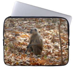 aap in het droge seizoen laptop sleeve