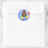 Aap in het zwembad ronde sticker (Tas)