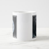 Aardachtige planeet met oceanen die zijn oppervlak grote koffiekop (Voorkant)