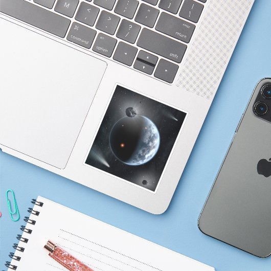 Aardachtige planeet met oceanen die zijn oppervlak sticker (Laptop met iPhone)