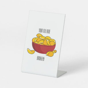 Aardappelchipafbeelding cartoon reclamebord met voetstuk