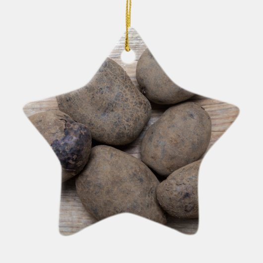Aardappelen op bijthout keramisch ornament (Voorkant)