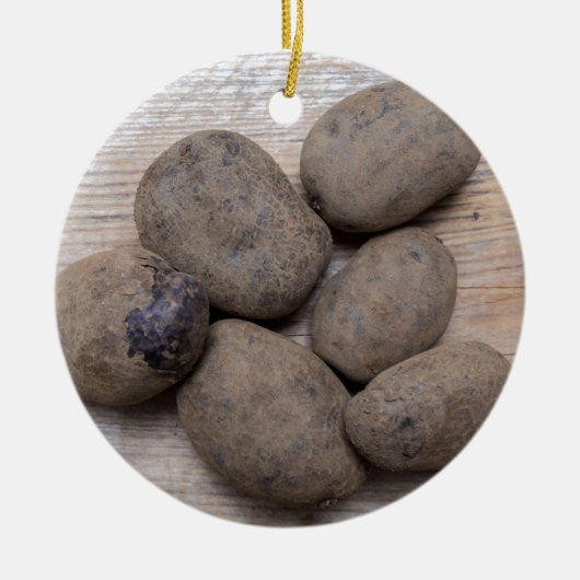 Aardappelen op bijthout keramisch ornament (Voorkant)