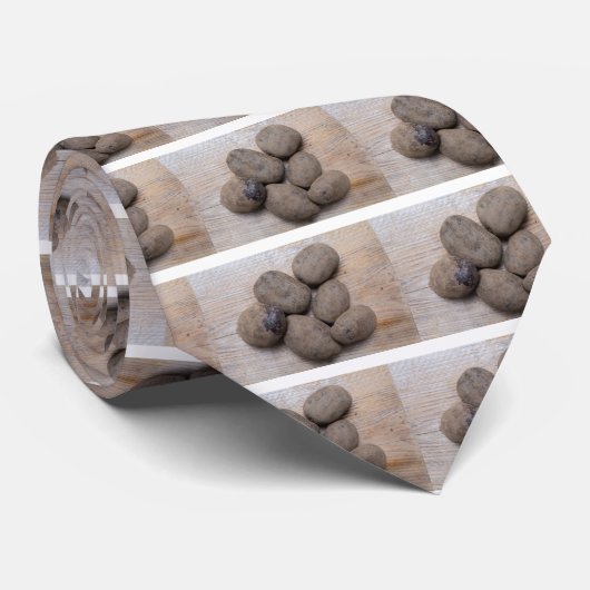 Aardappelen op bijthout stropdas (Opgerold)