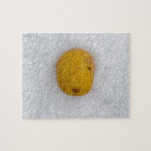 Aardappelmacro als achtergrond met zout legpuzzel (Horizontaal)