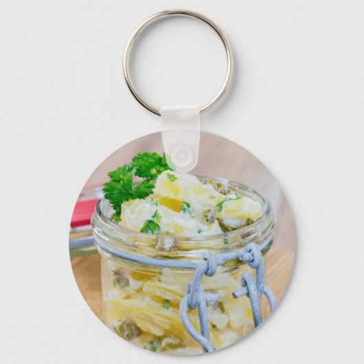 Aardappelsalade in een pot op hout sleutelhanger (Voorkant)