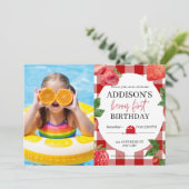 Aardbei 1e verjaardag Berry Sweet Kaart (Staand voorkant)