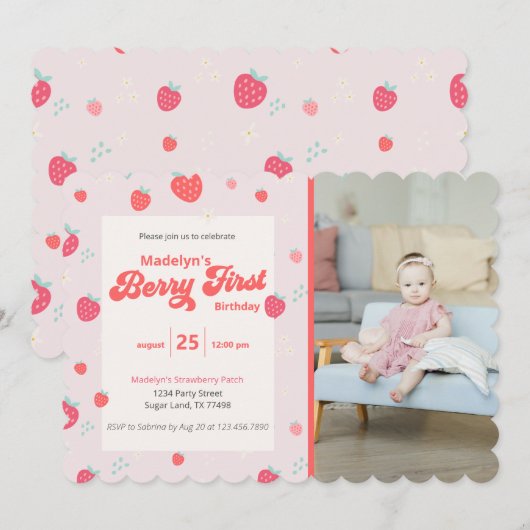 Aardbei 1e verjaardag met foto-zomeruitnodiging kaart (Voorkant / Achterkant)