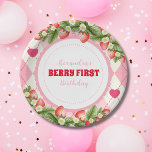 Aardbei 1e verjaardag van Berry First Papieren Bordje<br><div class="desc">Geniet van de zoetheid van de eerste verjaardag van uw kleintje met onze Aardbei 1st Birthday Party Berry First Paper Borden. Versierd met levendige aardbeien, brengen deze borden een uitbarsting van kleur en vreugde aan uw viering. Creëer onvergetelijke herinneringen als je verzamelt om dit mijlpaalmoment te vieren. Onze papieren borden...</div>