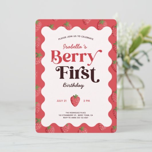 Aardbei Berry First Birthday Party Kaart (Staand voorkant)