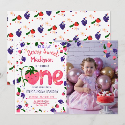 Aardbei BerrySweet FIRST Birthday Uitnodiging (Voorkant / Achterkant)