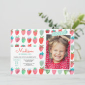 Aardbei Birthday Uitnodiging Berry Sweet Party (Staand voorkant)