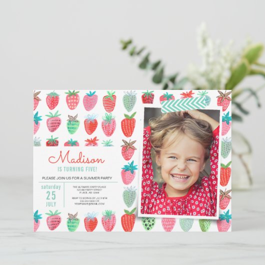 Aardbei Birthday Uitnodiging Berry Sweet Party (Staand voorkant)