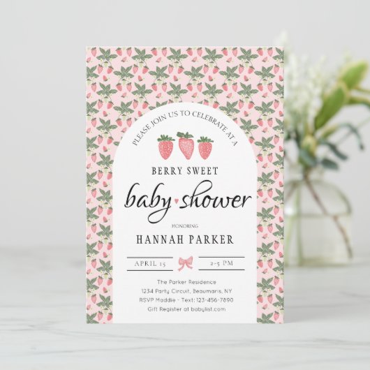 Aardbei & Bloemen Baby shower Uitnodiging (Staand voorkant)