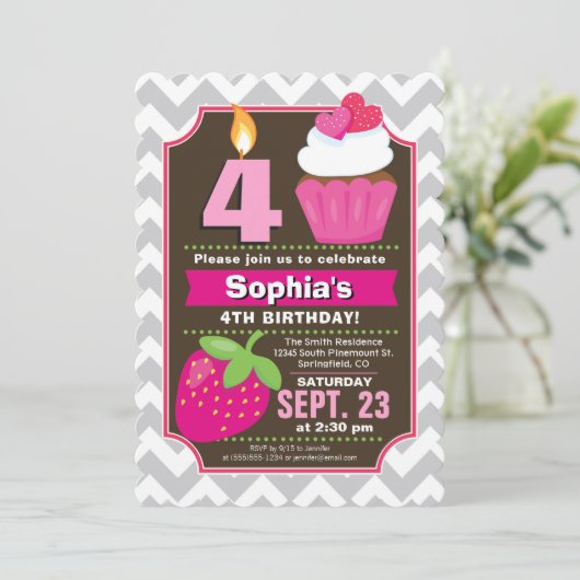 Aardbei Cupcake Girl Verjaardag Uitnodiging (Staand voorkant)