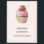 Aardbei Cupcake Sweet Wedding Save the Date Magneet<br><div class="desc">Trouwen bewaar de datummagneet met een lekkere illustratie met een heerlijk uitziende cupcake. Witte room en een grote aardbei sieren deze lekkere zoete traktatie.</div>