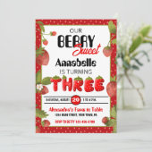 Aardbei Derde Verjaardag Party Uitnodiging (Staand voorkant)