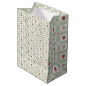 Aardbei Gingham Pastelgroene 1e Verjaardag Medium Cadeauzakje (Voorkant Gekanteld)