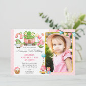 Aardbei Gnome Tuin Meisje Verjaardag Foto Kaart (Staand voorkant)