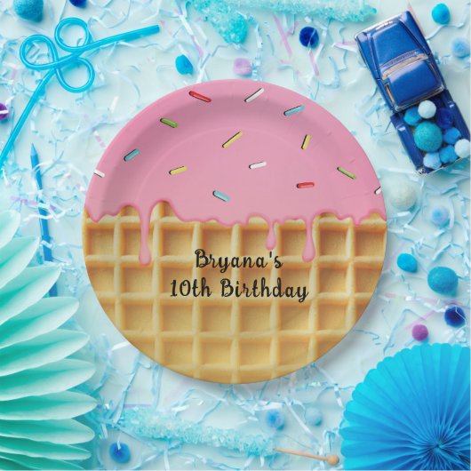 Aardbei Ice Cream Waffle Cone Verjaardag Papieren Bordje (Feest)