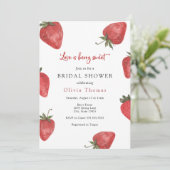 Aardbei Love is Sweet Bridal Shower Invitation Kaart (Staand voorkant)